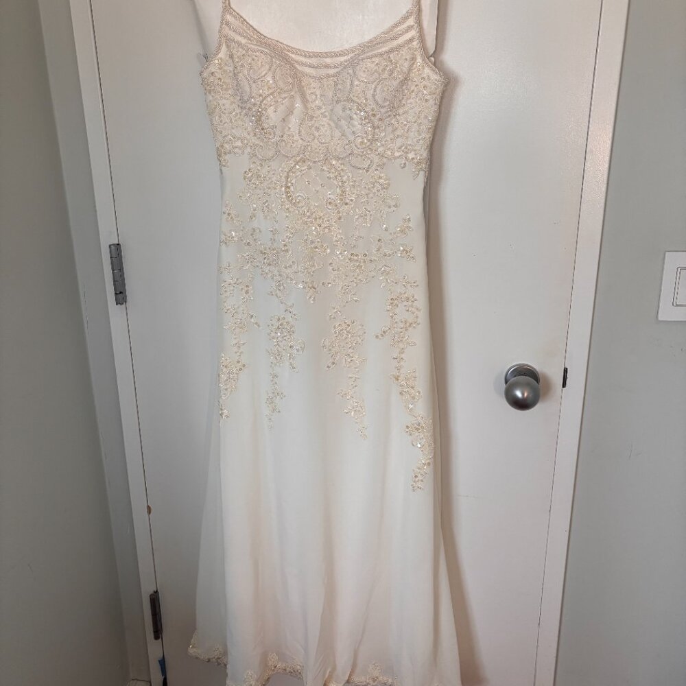 Vintage Oleg Cassini Wedding Gown (10) + train, tiara - Picture 5 of 16